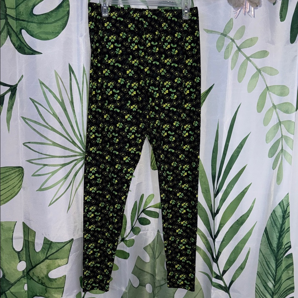 Black Leggings with Green Clover Print